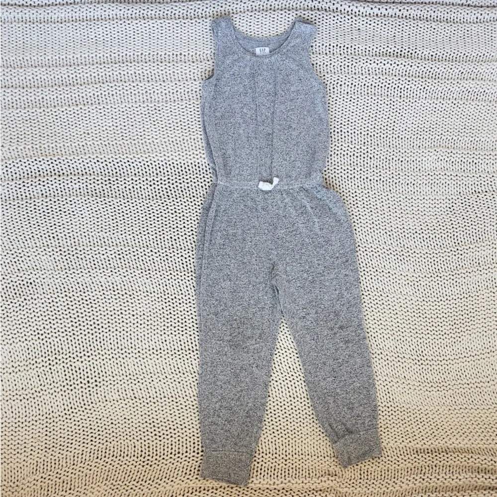 GAP Kids Gray Sleeveless Girl's Romper Size Small